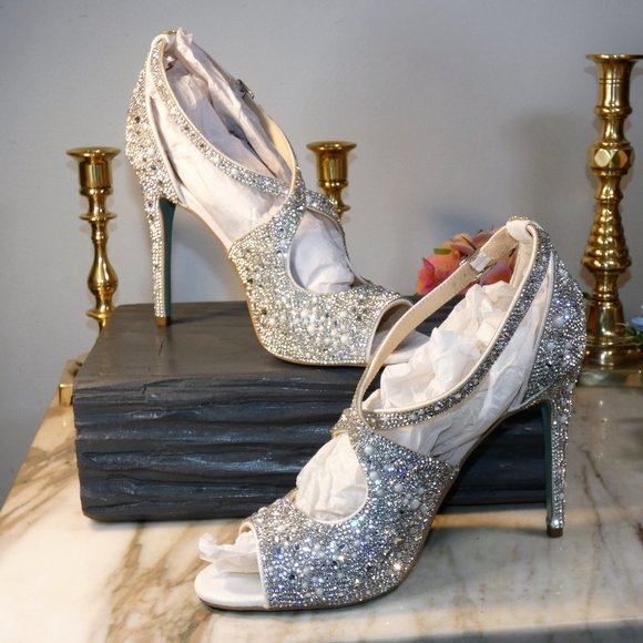 Like New EUC! Sexy and Elegant - Betsey Johnson SCOTI Heeled Sandal 8.5 $130 - Picture 2 of 14